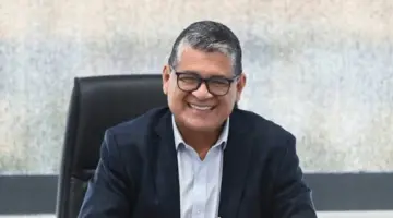 لتطوير المنظومة.. أوسكار رويز يواصل جولاته التحكيمية بالمحافظات